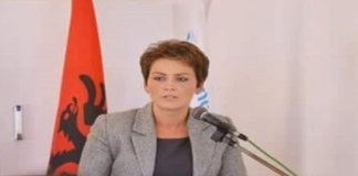 Liderja nga Lugina Ardita Sinani në Tiranë kerkon kthimin e flamurit shqiptare ne Preshevë | Presheva Jonë