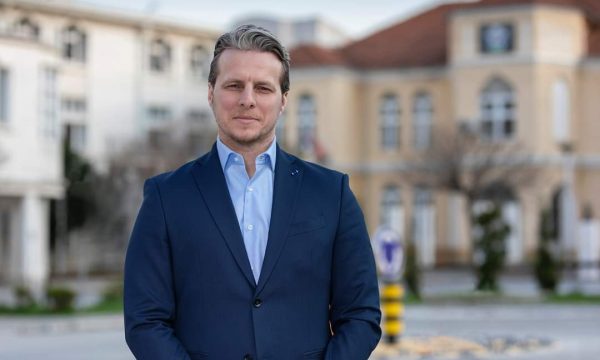 Arifi  Shkarkimi im hakmarrje e Vuçiqit për suksesin e Kosovës në KiE