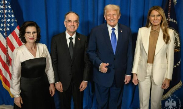 Begaj përcjell urimet e Trump për shqiptarët  Shqipëria do të qëndrojë gjithmonë përkrah SHBA së