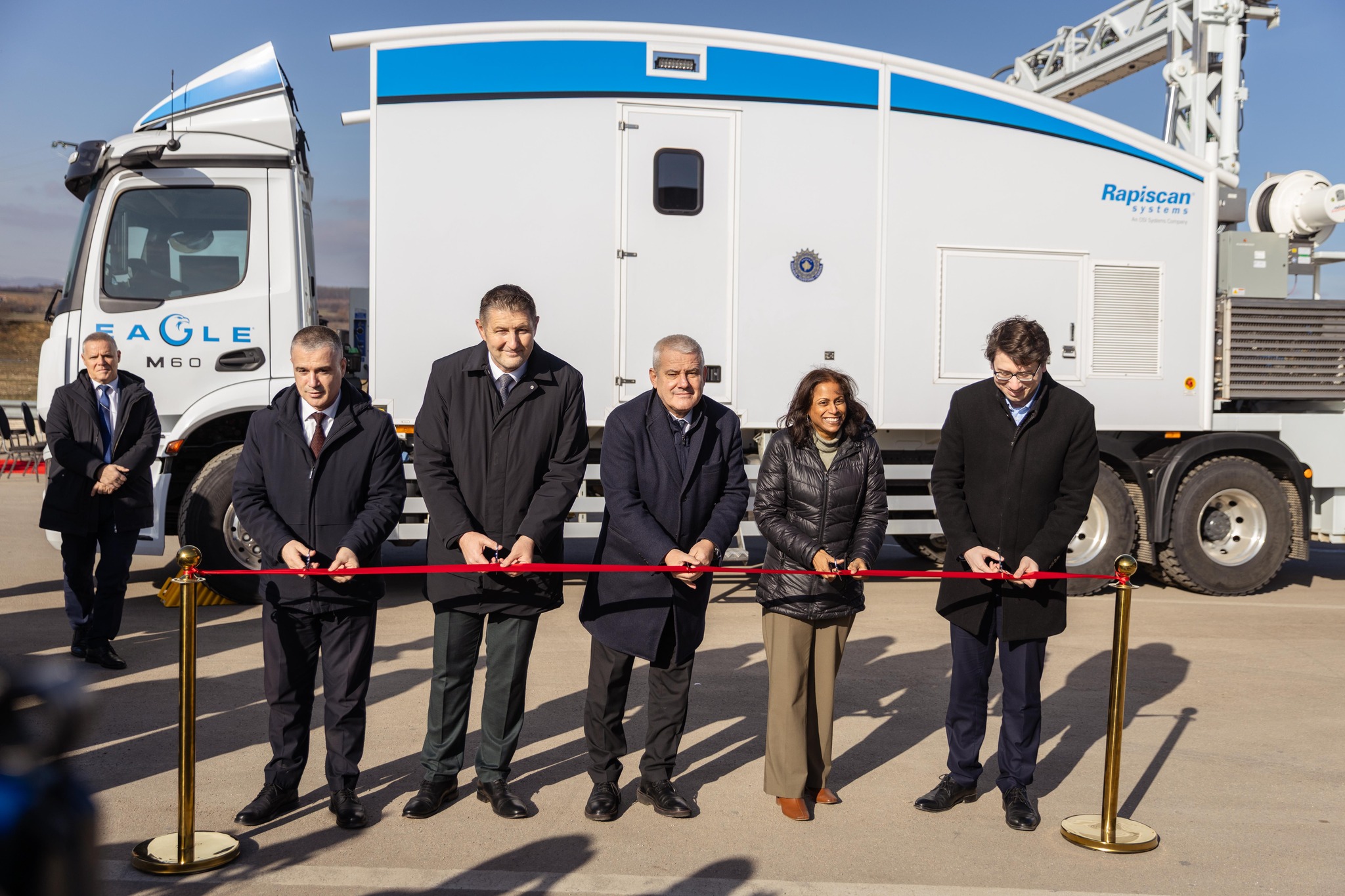 ShBA ja i dhuron skaner 3 milionë dollarësh Kosovës  ambasada amerikane  Jemi krenarë që e forcojmë sigurinë kufitare