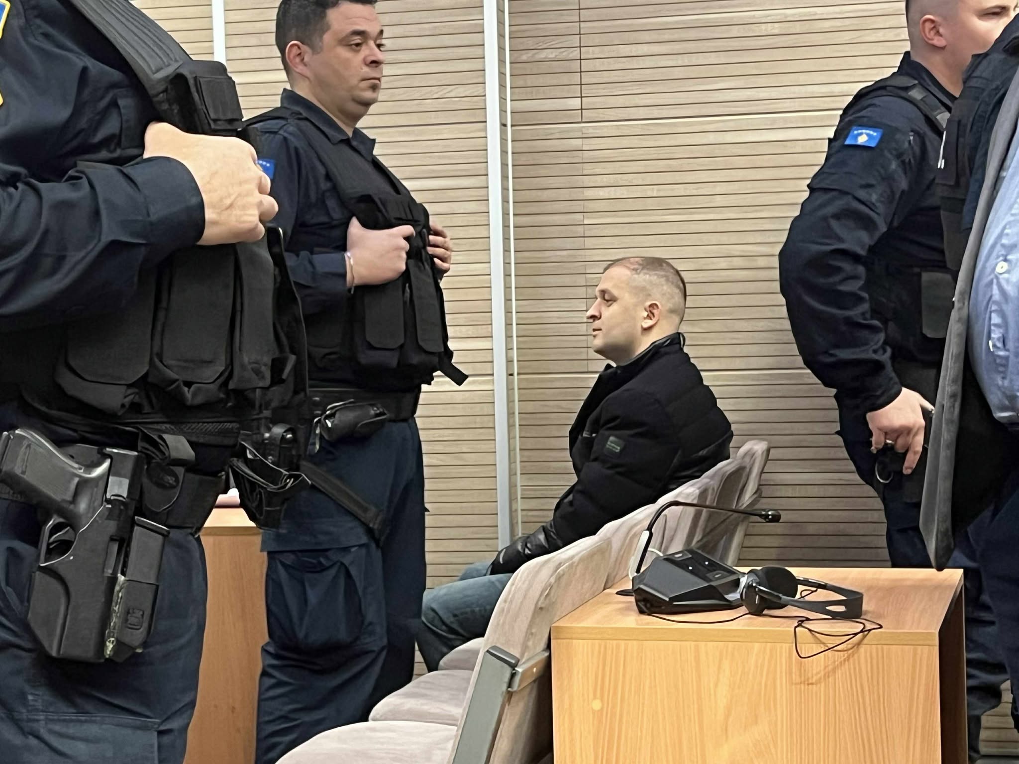 Ia kishte bërë me shenjë Granit Plavës në restaurant  Murseli s e pranon  Nuk e kam parë  ju betohem   as veturën nuk ia kam parë