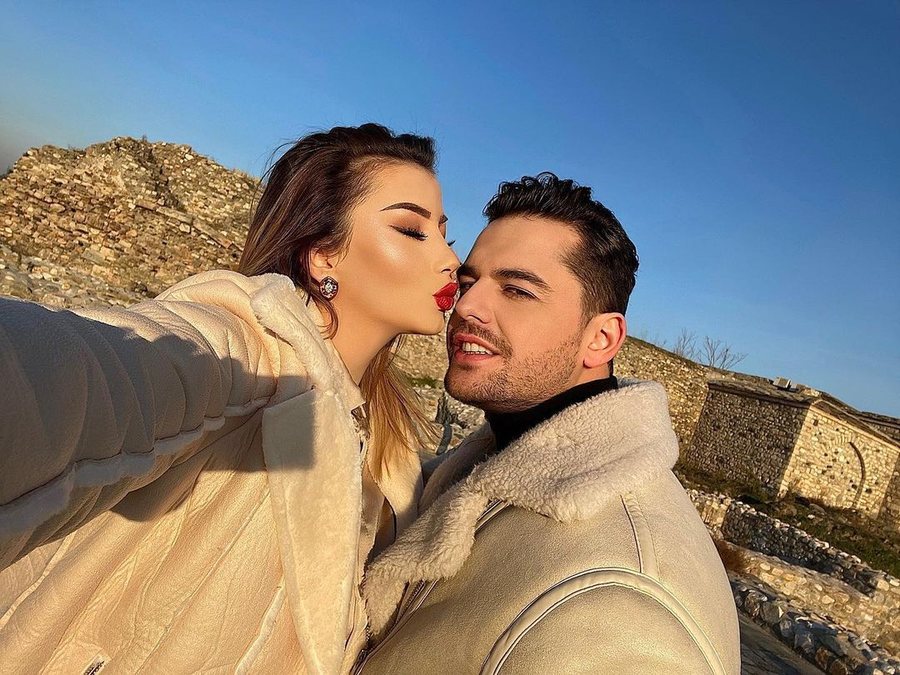 Selvije Jao publikon dedikimin prekës për Shpat Kasapin  Do ta zgjidhja sërish çdo version të tij