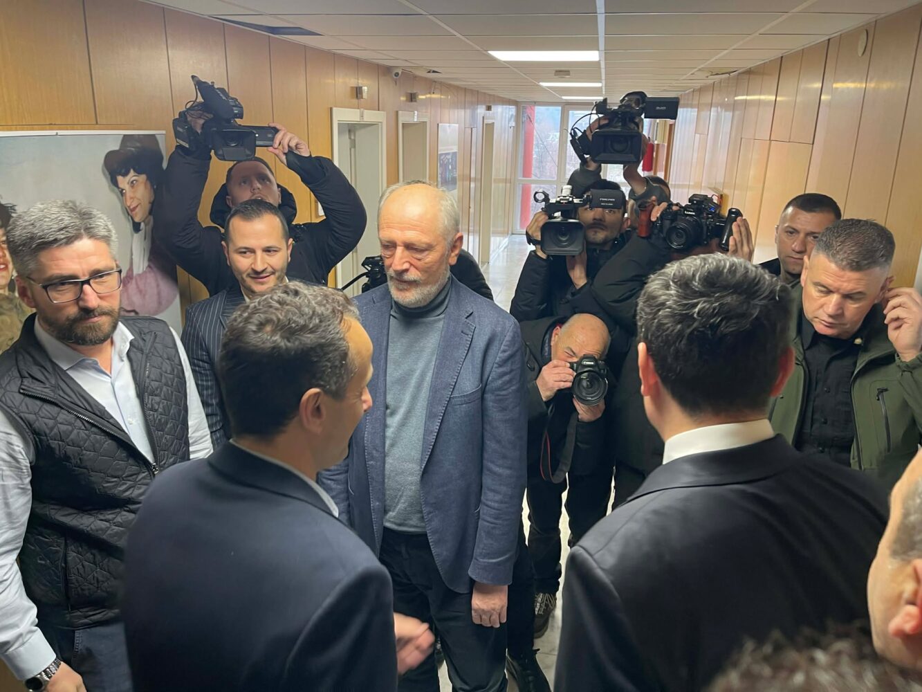 Kurti e Vitia priten në takim nga Oda e Mjekëve