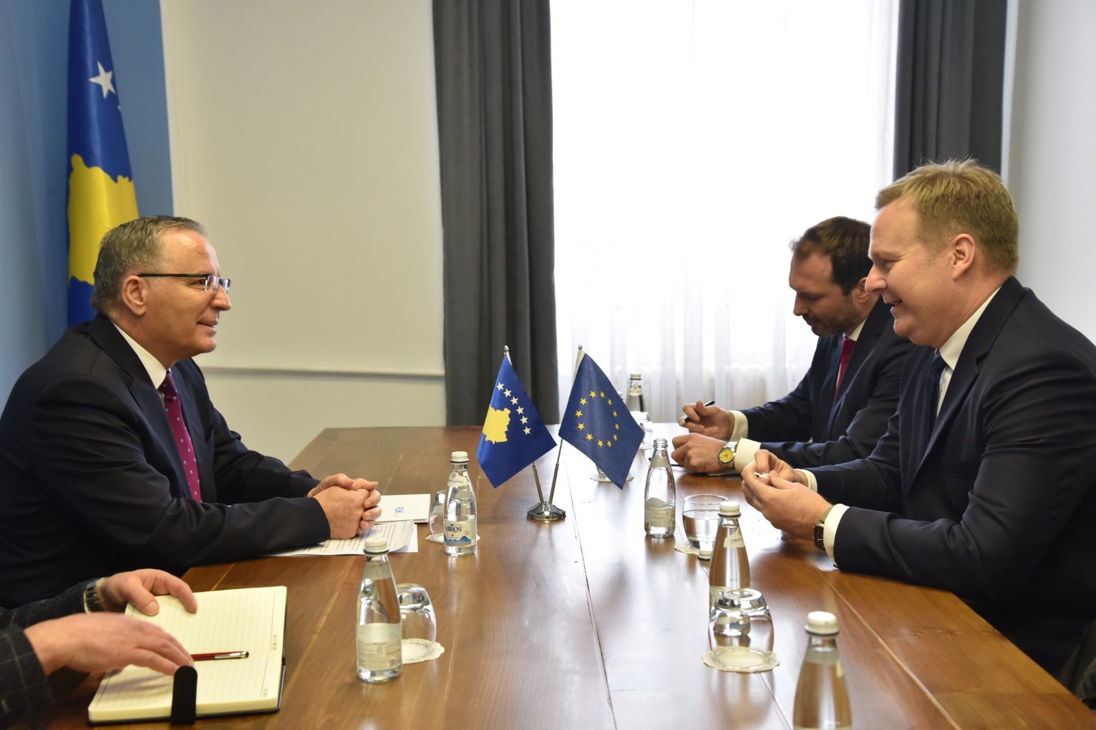 Hamza takon Sorensenin  dikutojnë për nevojën e institucioneve të reja