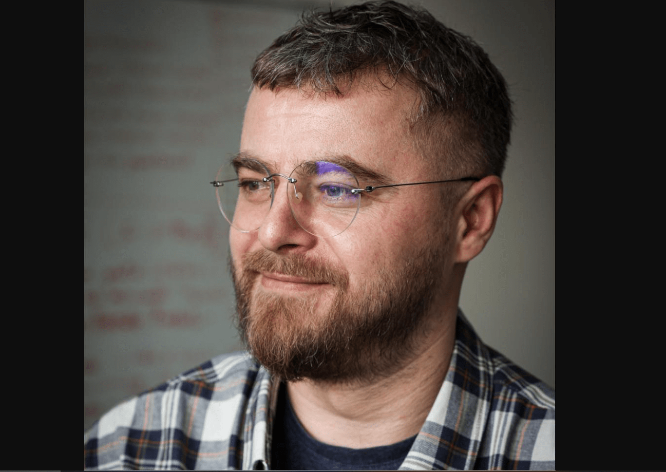 Ismail Tasholli reagon ndaj ligjëratave të Gjykatës Speciale nëpër shkolla  Kosova po sulmohet nën brez