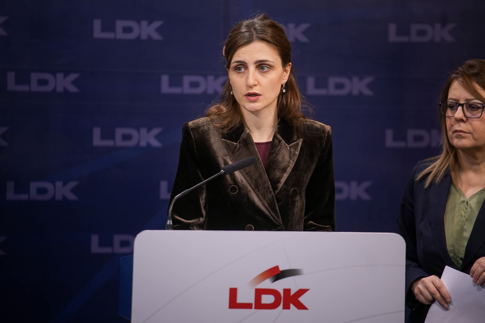 Çështja e vërshimeve   Ymeri  Kosova ka kanalizim atmosferik  por mungon kontrolli i tendereve