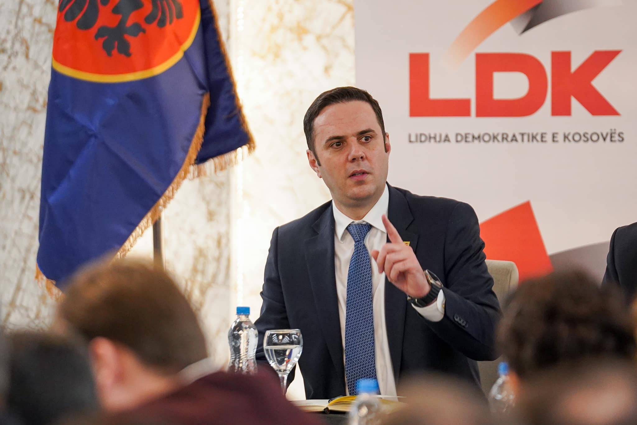 Abdixhiku kërkon marrëveshje për president jopolitik  Nuk e kemi luksin të hyjmë në krizë për asnjë emër të veçantë