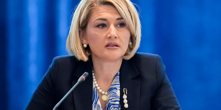 Lajmërohet Kusari Lila  thotë lajmi për takime të fshehura mes Bislimit dhe Gjuriqit është i rremë