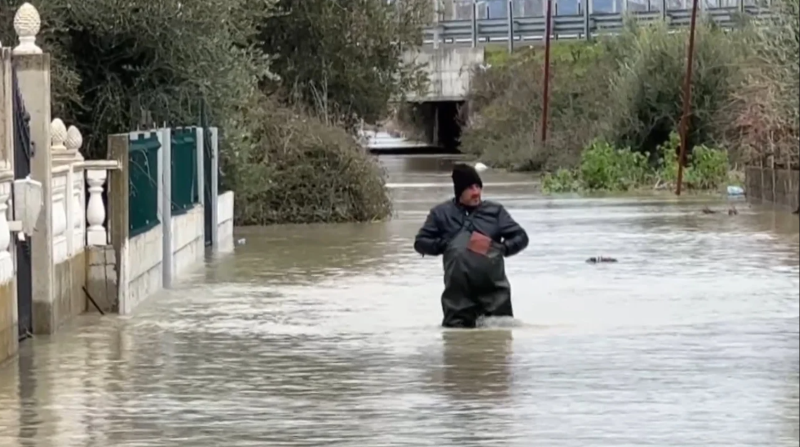 Përmbytjet në Shqipëri gjatë 30 viteve  Dëmi 2 5 miliardë dollarë