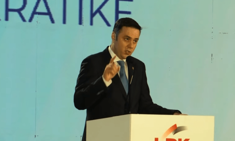 Abdixhiku pyet delegatët  Çfarë dëshironi të bëni me mua si kryetar dhe LDK në 