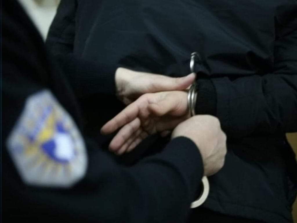 Arrestohen tre zyrtarë të Komunës së Prishtinës  dyshohen për marrje ryshfeti