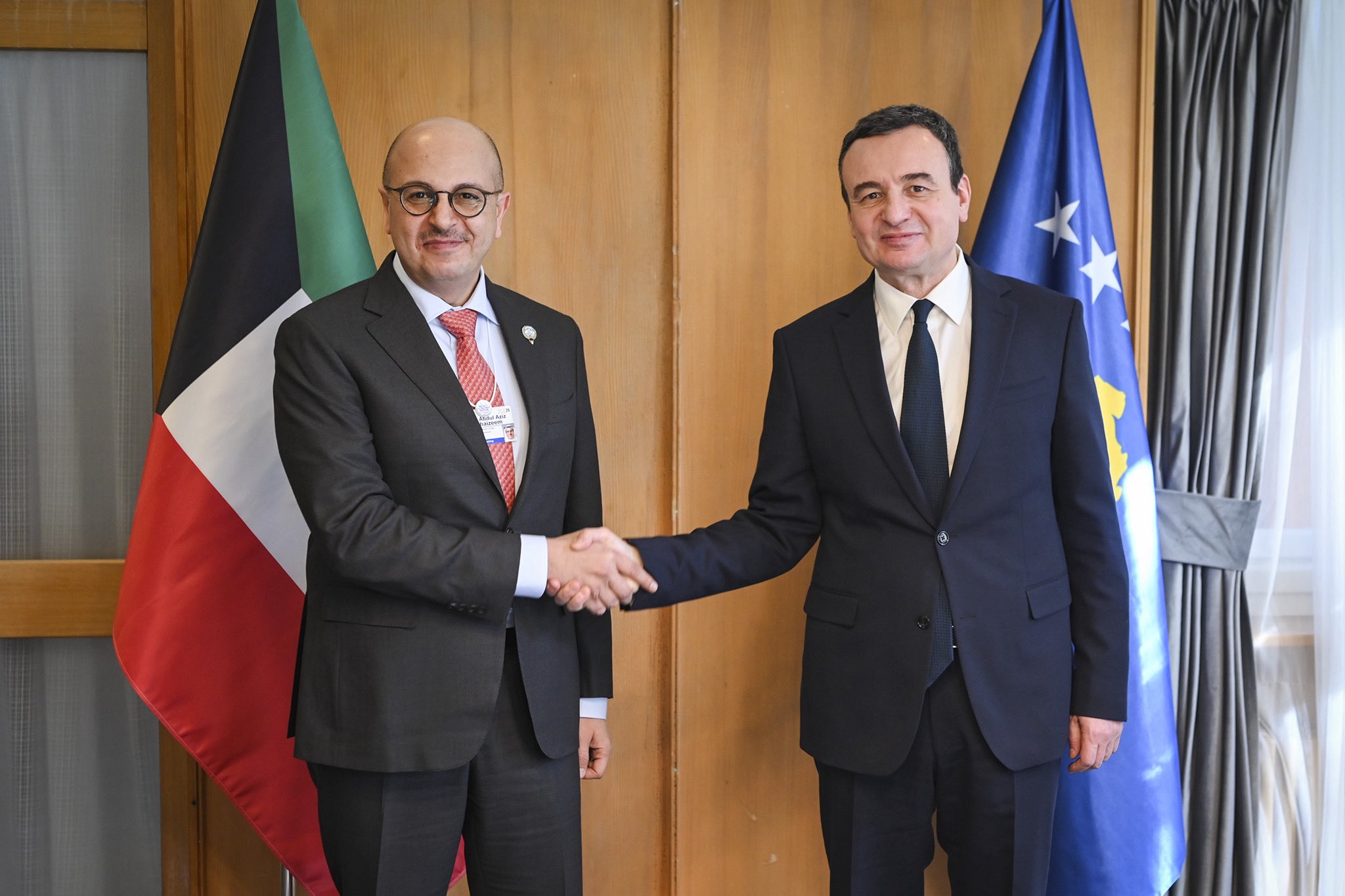 Kurti në Davos takon ministrin e Kuvajtit  flasin për investime në energji dhe infrastrukturë