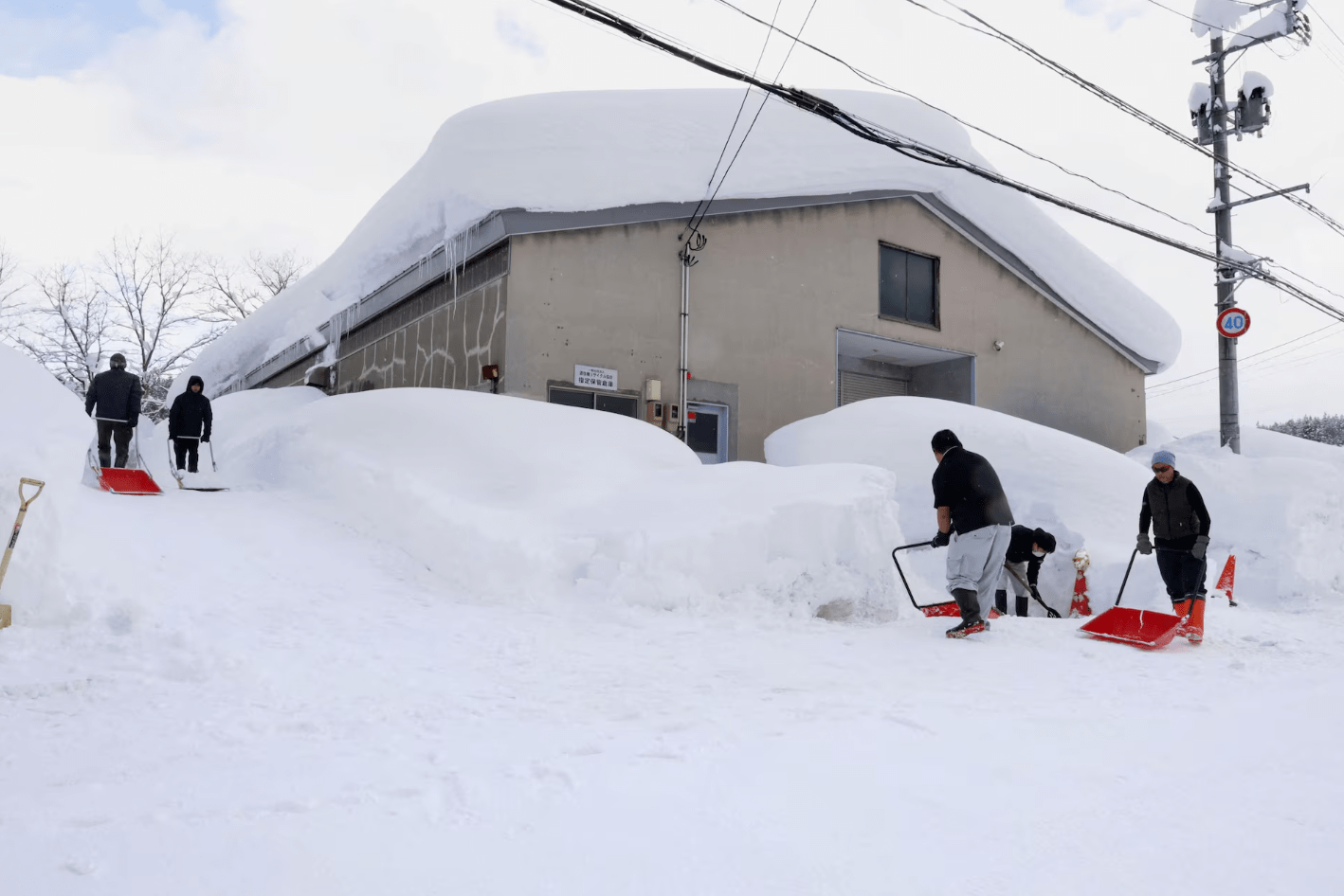 30 të vdekur nga stuhia e dëborës në Japoni