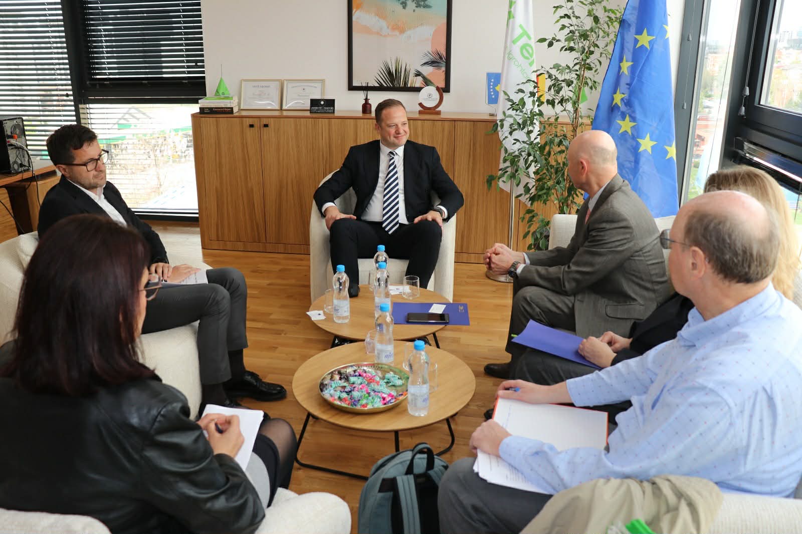 Termokos dhe BE diskutojnë investimet kapitale dhe projektet energjetike në Prishtinë