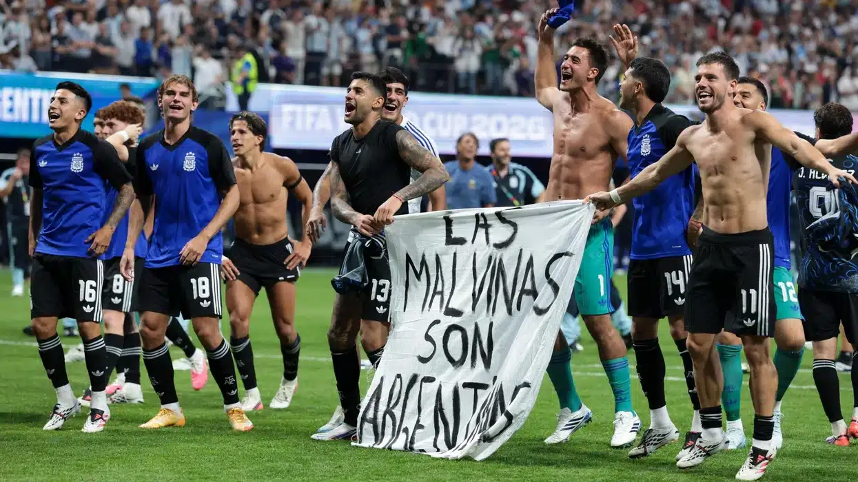 FIFA nis hetim disiplinor ndaj Argjentinës për banderolën provokuese kundër Anglisë